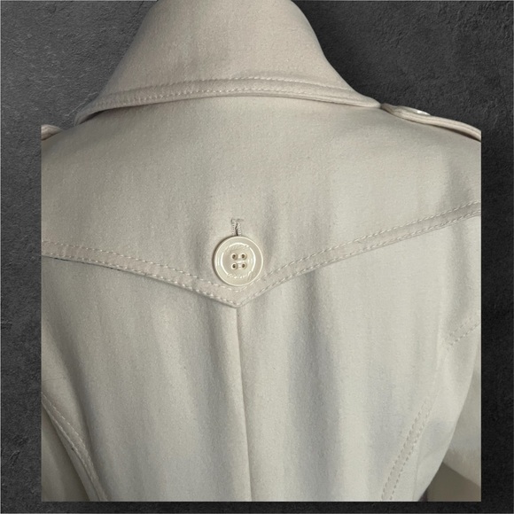 Guess Wool Blend White Diagonal zipper front belted Coat. Size Large. - Picture 7 of 13